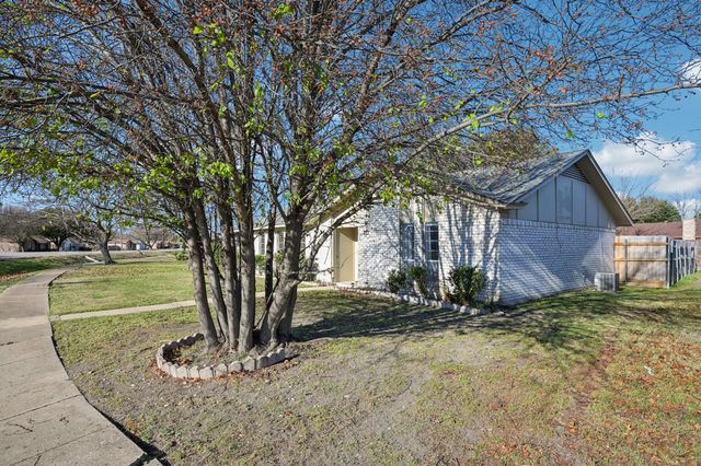 1021 Pleasant Valley Road, Garland, TX 75040