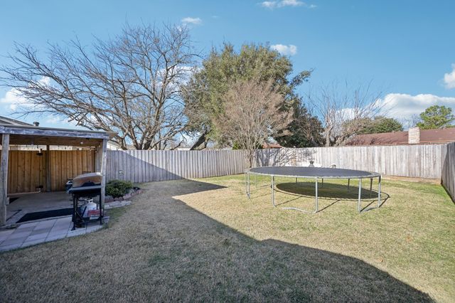 1021 Pleasant Valley Road, Garland, TX 75040