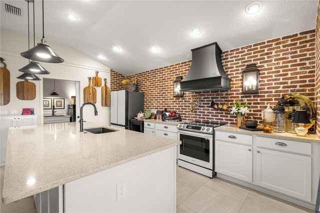 1132 MAYNARD PATH, The Villages, FL 32163