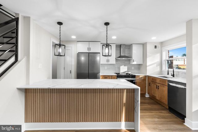 6927 IBIS PL, Philadelphia, PA 19142