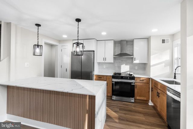 6927 IBIS PL, Philadelphia, PA 19142
