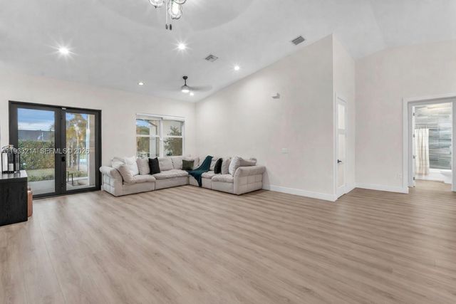 17844 N 38th Rd N, Loxahatchee, FL 33470