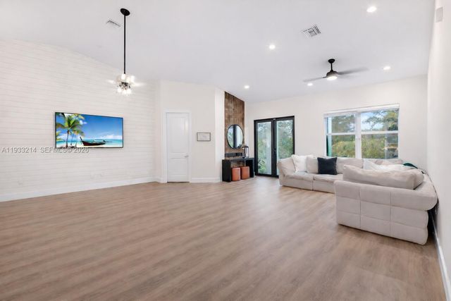 17844 N 38th Rd N, Loxahatchee, FL 33470