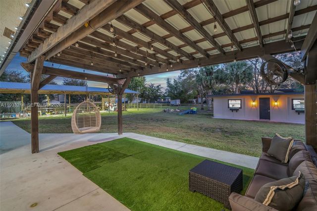 17844 N 38th Rd N, Loxahatchee, FL 33470