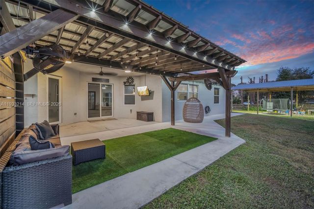 17844 N 38th Rd N, Loxahatchee, FL 33470