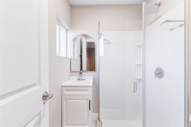 1054 Dewalt Street, Houston, TX 77088