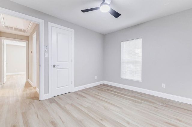 1054 Dewalt Street, Houston, TX 77088