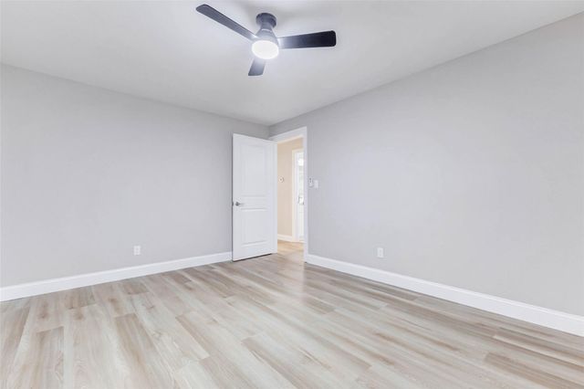 1054 Dewalt Street, Houston, TX 77088