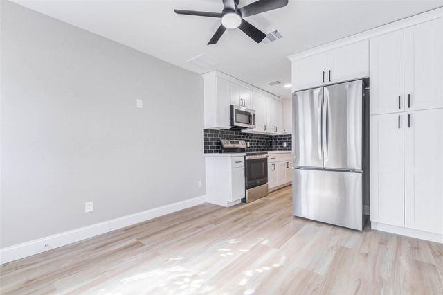 1054 Dewalt Street, Houston, TX 77088