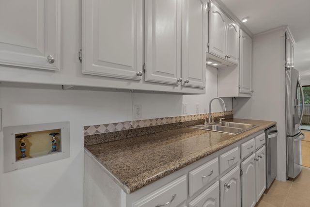 7122 Wood Hollow DR 71, Austin, TX 78731