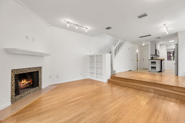 7122 Wood Hollow DR 71, Austin, TX 78731