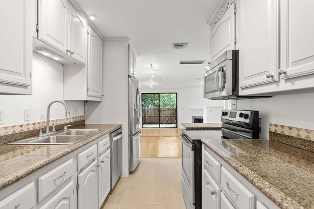 7122 Wood Hollow DR 71, Austin, TX 78731