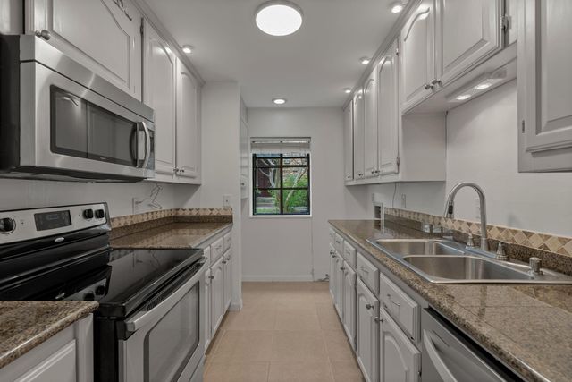 7122 Wood Hollow DR 71, Austin, TX 78731