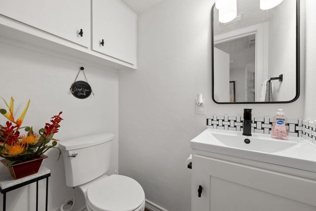 105 Star 5, Horseshoe Bay, TX 78657
