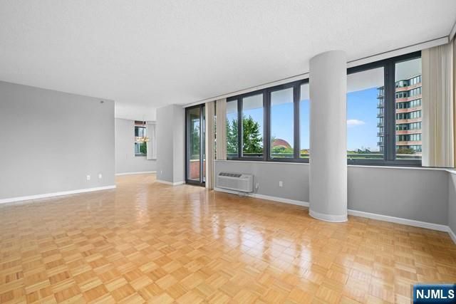 100 Carlyle Drive 5DN, Cliffside Park, NJ 07010