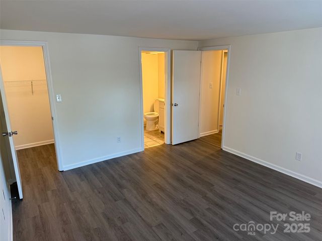 9333 Old Concord Road E, Charlotte, NC 28213