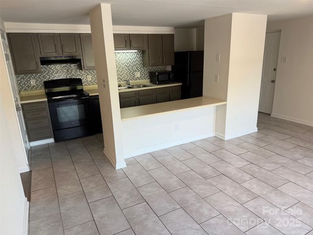 9333 Old Concord Road E, Charlotte, NC 28213