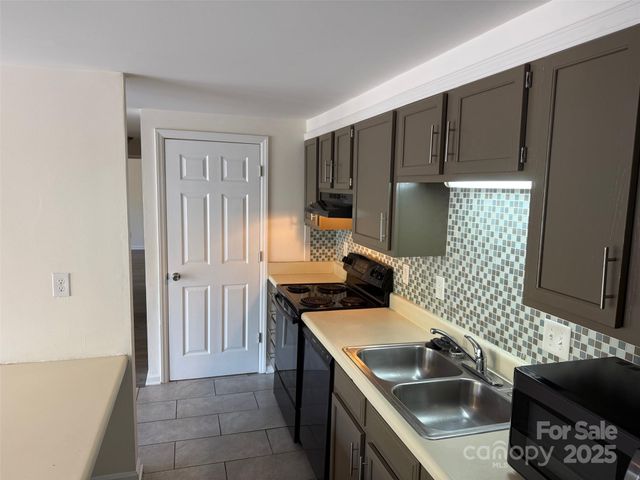 9333 Old Concord Road E, Charlotte, NC 28213
