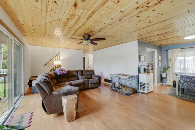 2735 18th Avenue E, North Saint Paul, MN 55109
