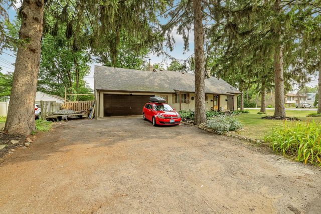 2735 18th Avenue E, North Saint Paul, MN 55109