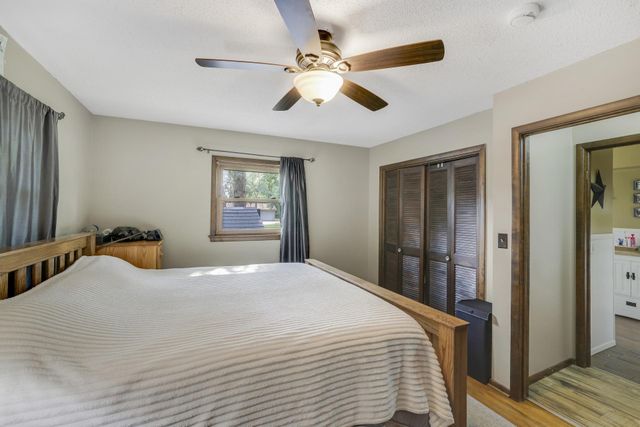 2735 18th Avenue E, North Saint Paul, MN 55109
