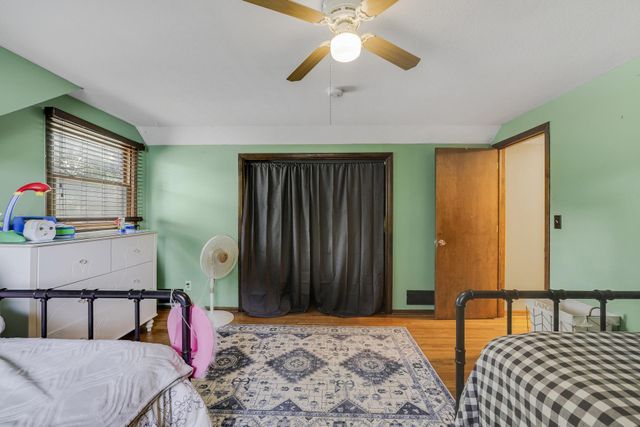 2735 18th Avenue E, North Saint Paul, MN 55109