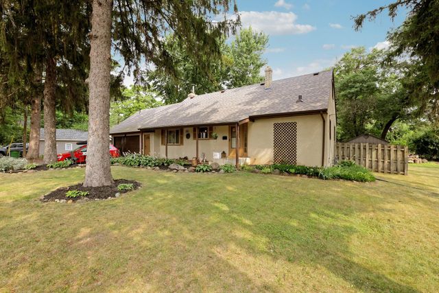 2735 18th Avenue E, North Saint Paul, MN 55109