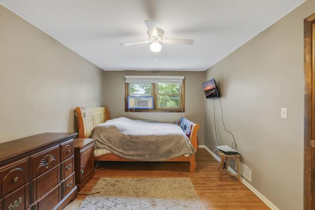 2735 18th Avenue E, North Saint Paul, MN 55109