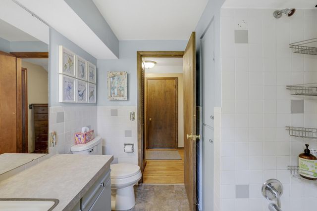 2735 18th Avenue E, North Saint Paul, MN 55109