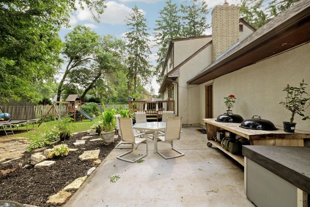 2735 18th Avenue E, North Saint Paul, MN 55109