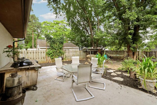 2735 18th Avenue E, North Saint Paul, MN 55109