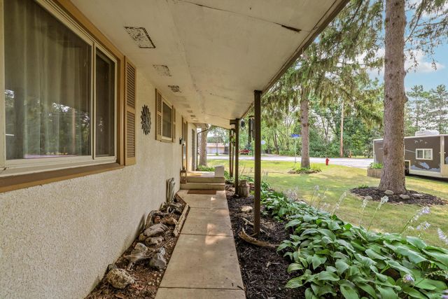 2735 18th Avenue E, North Saint Paul, MN 55109