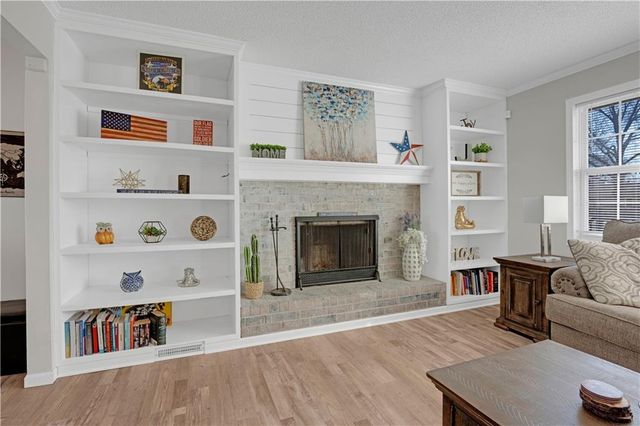 109 SE 421st Road, Warrensburg, MO 64093