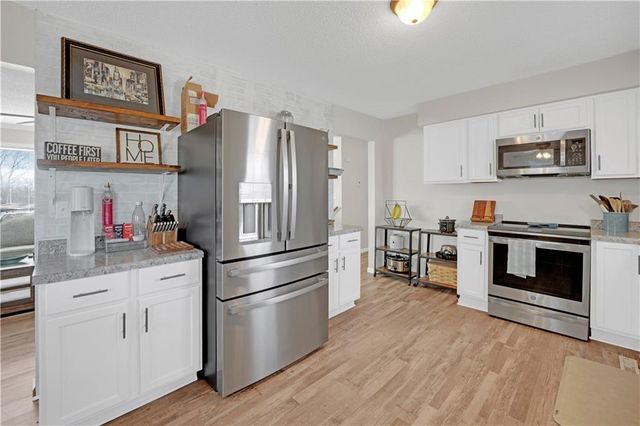 109 SE 421st Road, Warrensburg, MO 64093