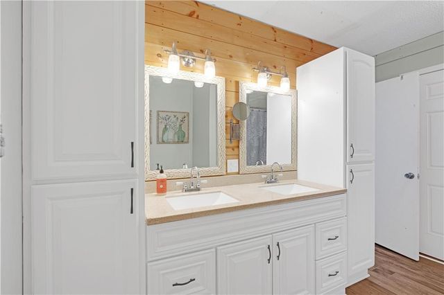 109 SE 421st Road, Warrensburg, MO 64093