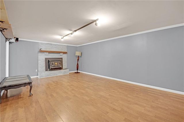 109 SE 421st Road, Warrensburg, MO 64093