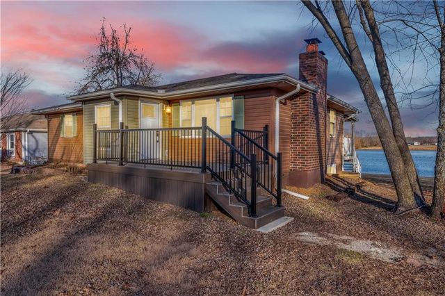 109 SE 421st Road, Warrensburg, MO 64093