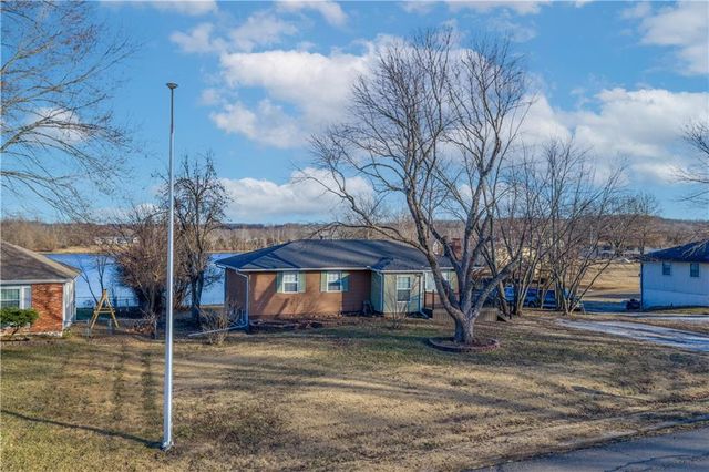 109 SE 421st Road, Warrensburg, MO 64093