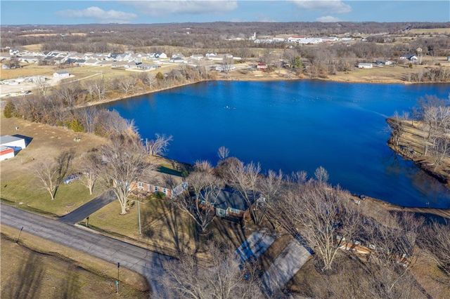 109 SE 421st Road, Warrensburg, MO 64093