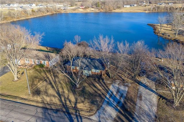 109 SE 421st Road, Warrensburg, MO 64093