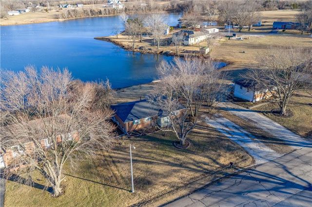 109 SE 421st Road, Warrensburg, MO 64093