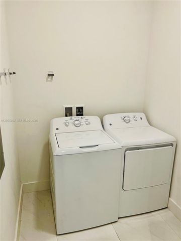 301 Altara Avenue 210, Coral Gables, FL 33146