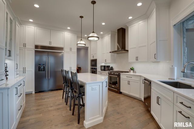 2300 Greenspointe Circle, Quincy, IL 62301