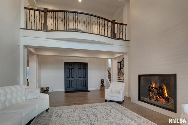 2300 Greenspointe Circle, Quincy, IL 62301