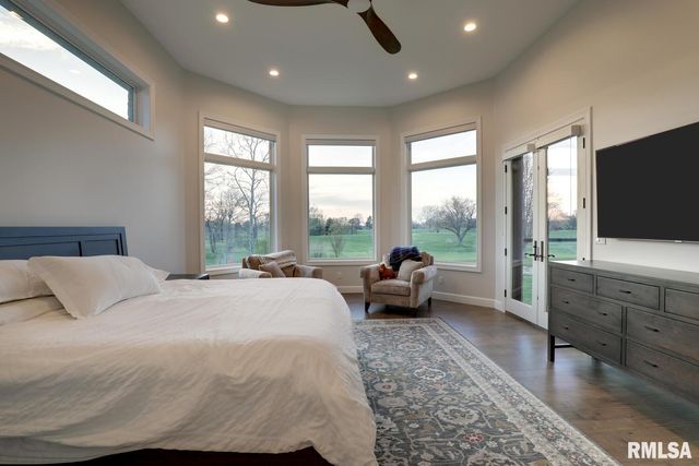 2300 Greenspointe Circle, Quincy, IL 62301