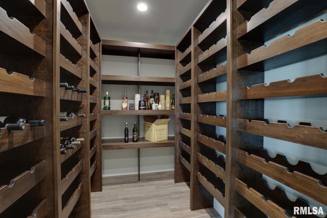 2300 Greenspointe Circle, Quincy, IL 62301