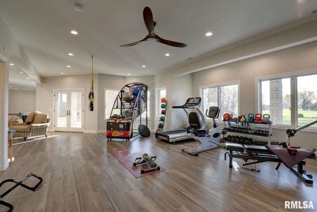 2300 Greenspointe Circle, Quincy, IL 62301