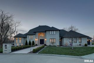 2300 Greenspointe Circle, Quincy, IL 62301