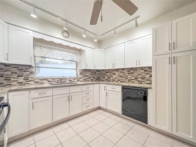 192 SW 62nd Ter, Plantation, FL 33317