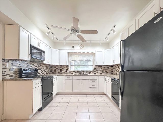 192 SW 62nd Ter, Plantation, FL 33317